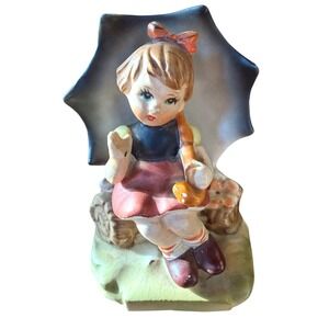 Vintage Arnart 5th Ave Girl with Umbrella Figurine Hand Painted Japan 22/679